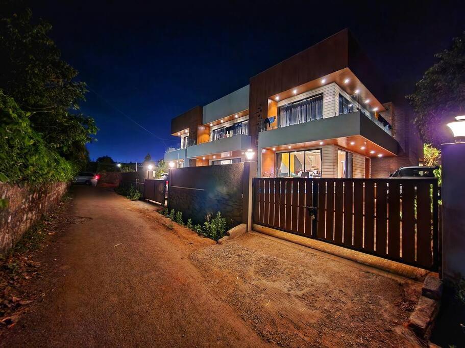 Aquavista - B By Stayscape Villas لونافالا المظهر الخارجي الصورة